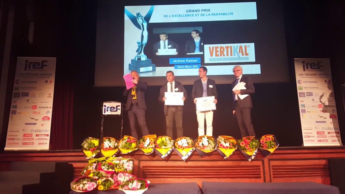 Hommes recevant des prix sur scène, trophées, remise de prix, récompenses, cérémonie, remise de prix, trophées, remise de prix, remise de prix, remise de prix, remise de prix, remise de prix, remise de prix, remise de prix, remise de prix, remise de prix, remise de prix, remise de prix, remise de prix, remise de prix, remise de prix, remise de prix, remise de prix, remise de prix, remise de prix, remise de prix, remise de prix, remise de prix, remise de prix, remise de prix, remise de prix, remise de prix, remise de prix, remise de prix, remise de prix, remise de prix, remise de prix, remise de prix, remise de prix, remise de prix, remise de prix, remise de prix, remise de prix, remise de prix, remise de prix, remise de prix, remise de prix, remise de prix, remise de prix, remise de prix, remise de prix, remise de prix, remise de prix, remise de prix, remise de prix, remise de prix, remise de prix
